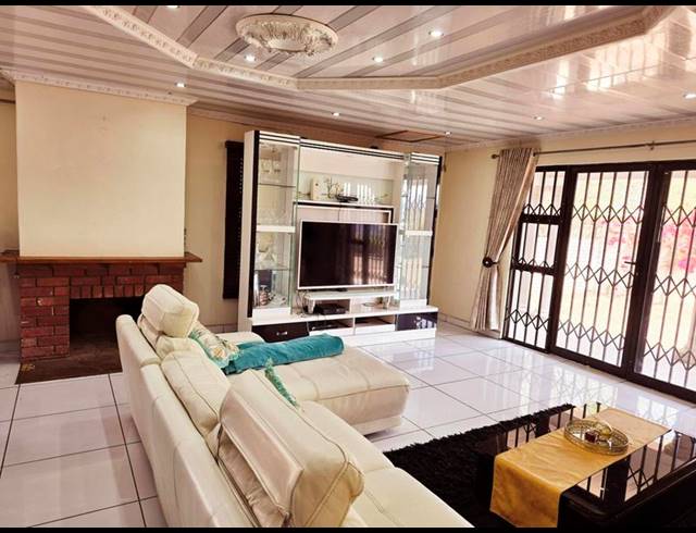 4 BEDROOM HOUSE FOR SALE IN EPWORTH